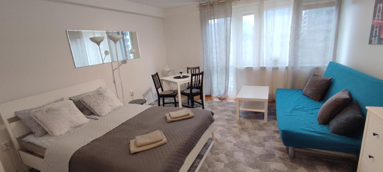 Top Apartamenty Centrum - Metro Rondo Onz Varšava Exteriér fotografie